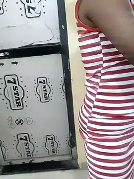 Snapshot of Simran_0011 chatting on December 22, 2025, 1:08 pm Simran 0011 online show from December 22, 2025, 1:08 pm