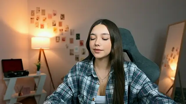 Vexorine online show from March 19, 2026, 7:40 pm