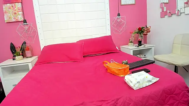 Snapshot of molly_madisson_ chatting on March 12, 2026, 12:44 pm molly madisson online show from March 12, 2026, 12:44 pm