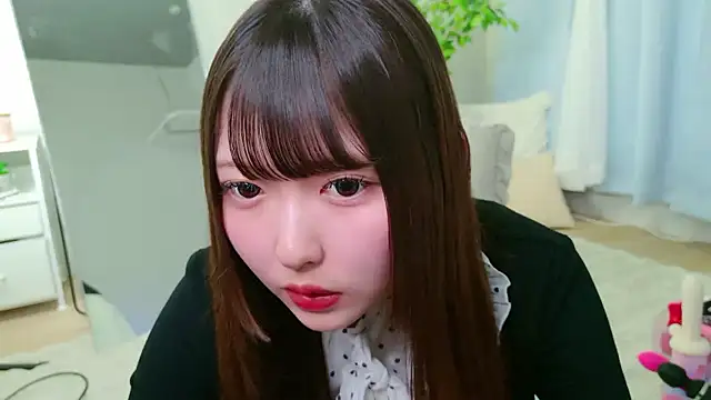  Sakura F online show from May 8, 2026, 5:51 pm