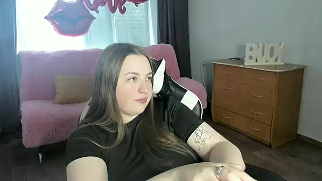 GirlPlayer online show from May 6, 2026, 10:53 am
