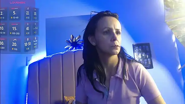 Juliana  lx online show from December 15, 2025, 1:15 pm