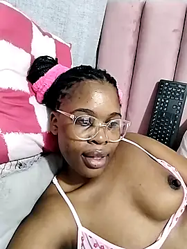 Snapshot of Cherrydollx chatting on July 7, 2026, 5:10 am Cherrydollx online show from July 7, 2026, 5:10 am