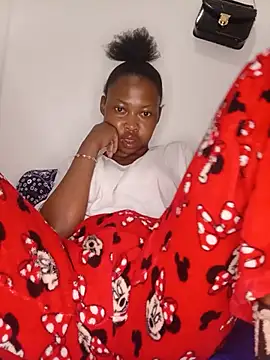 Sweethoneypot25 online show from May 17, 2026, 12:41 am