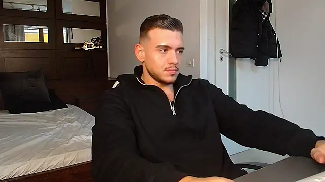 ElijahThorne online show from January 13, 2026, 7:46 am