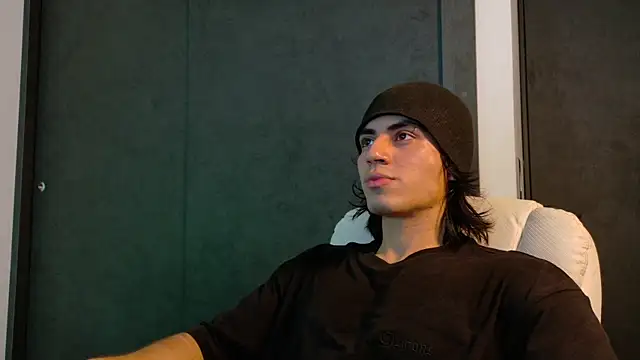 Snapshot of eren_jeager chatting on July 25, 2026, 1:15 am eren jeager online show from July 25, 2026, 1:15 am