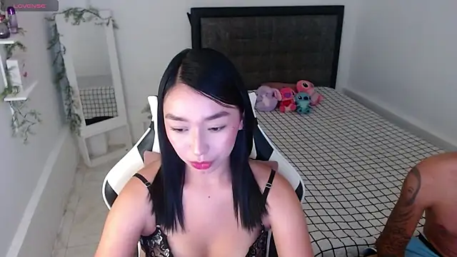 Ariel Laurentt online show from July 3, 2026, 2:18 am