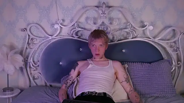 TRAVIS CLAS online show from November 28, 2025, 8:33 pm