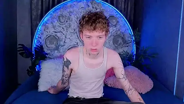 TRAVIS CLAS online show from December 14, 2025, 8:35 pm