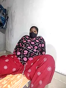 Desicouple1706 online show from April 4, 2026, 11:08 am