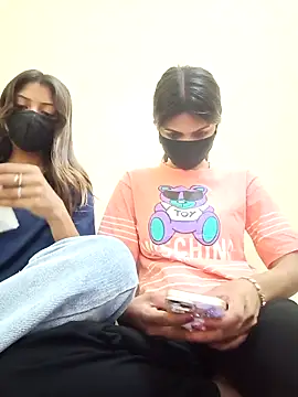 Lovely--girl online show from April 11, 2026, 4:39 am