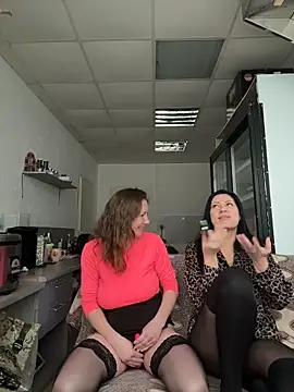 VaryaRose online show from December 14, 2025, 7:36 am