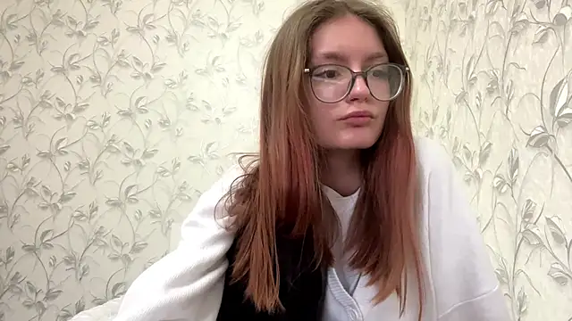 TishGiardino online show from December 4, 2025, 1:04 am