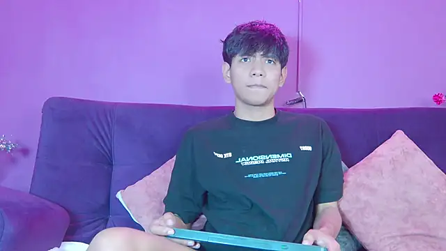 Snapshot of Liam_Sinclair chatting on March 13, 2026, 7:53 pm Liam Sinclair online show from March 13, 2026, 7:53 pm