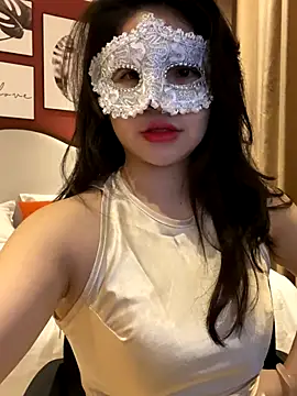 Queen-of-Love online show from December 4, 2025, 8:01 am