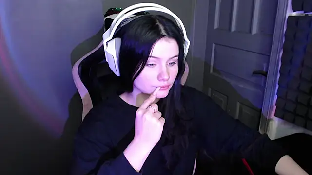 Moon raven online show from January 18, 2026, 9:51 pm