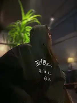 Snapshot of Toffee-00 chatting on March 20, 2026, 9:36 am Toffee-00 online show from March 20, 2026, 9:36 am