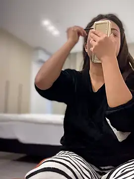 Snapshot of Toffee-00 chatting on March 25, 2026, 7:58 am Toffee-00 online show from March 25, 2026, 7:58 am