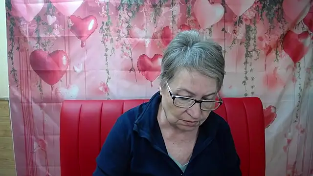 Snapshot of OlgaLuck chatting on April 10, 2026, 5:56 am OlgaLuck online show from April 10, 2026, 5:56 am