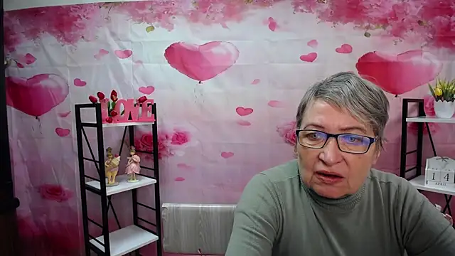 Snapshot of OlgaLuck chatting on April 15, 2026, 5:03 am OlgaLuck online show from April 15, 2026, 5:03 am