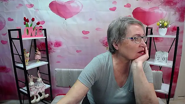 Snapshot of OlgaLuck chatting on April 20, 2026, 5:21 am OlgaLuck online show from April 20, 2026, 5:21 am