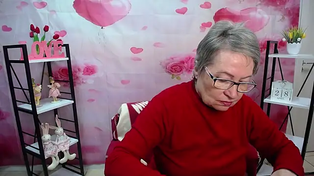 Snapshot of OlgaLuck chatting on April 28, 2026, 5:12 am OlgaLuck online show from April 28, 2026, 5:12 am
