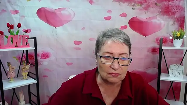 Snapshot of OlgaLuck chatting on May 13, 2026, 5:49 am OlgaLuck online show from May 13, 2026, 5:49 am