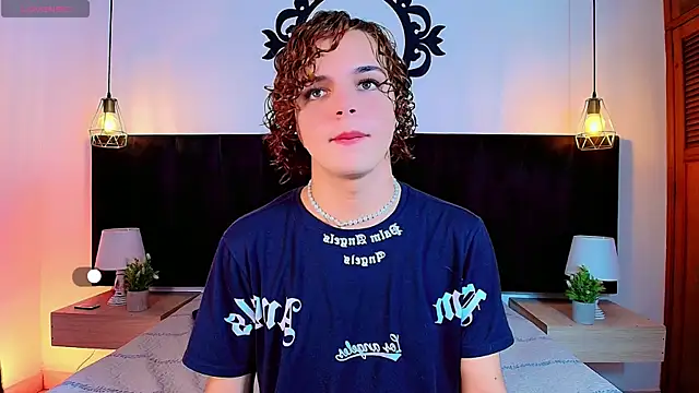 Skyee angel online show from May 4, 2026, 7:10 pm