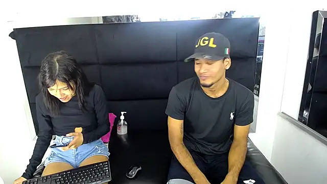 Snapshot of Hilarydolls chatting on December 19, 2025, 7:43 pm Hilarydolls online show from December 19, 2025, 7:43 pm