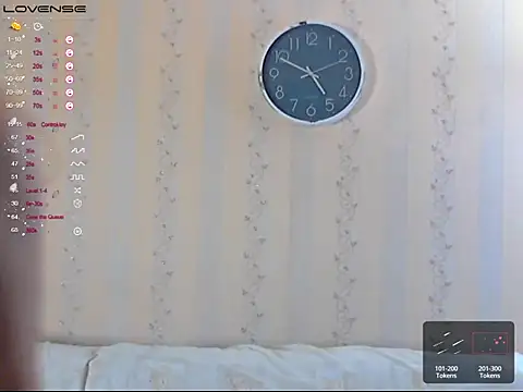 LustfulSarah online show from October 6, 2025, 1:52 pm