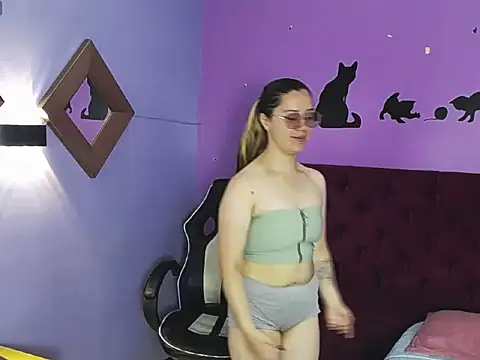 Alaiia    online show from January 17, 2026, 6:33 pm