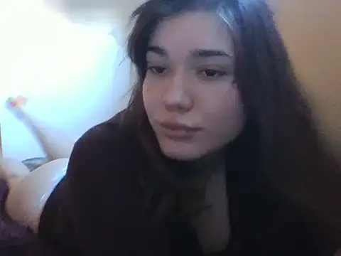 frutillitaaok  online show from March 23, 2026, 9:08 pm