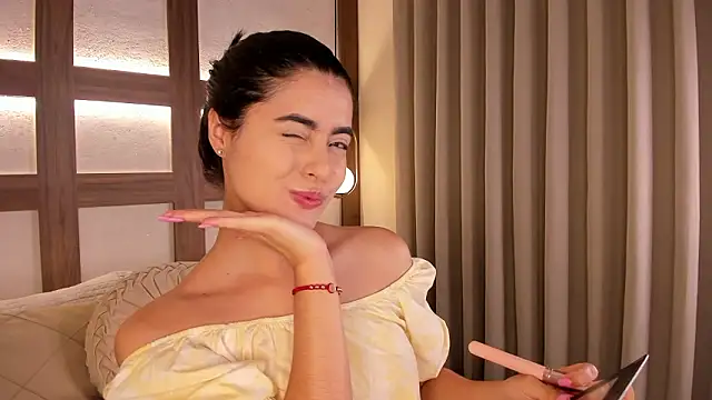 SarhaVega online show from February 2, 2026, 1:10 pm