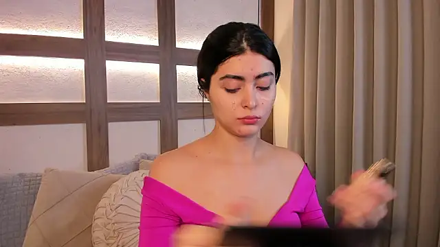 SarhaVega online show from February 21, 2026, 12:28 pm