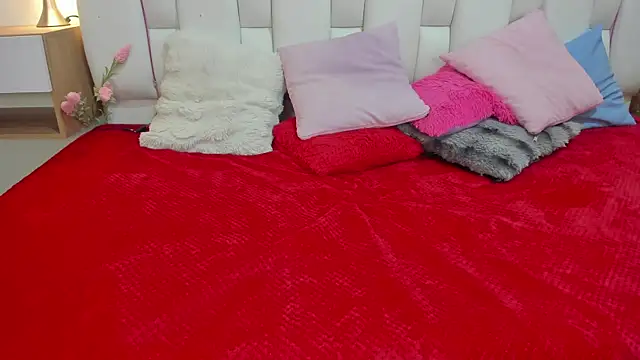 Snapshot of mask_red_girl chatting on March 27, 2026, 1:00 pm mask red girl online show from March 27, 2026, 1:00 pm
