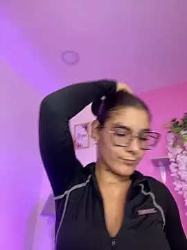 LauraRaider online show from July 12, 2026, 12:34 am