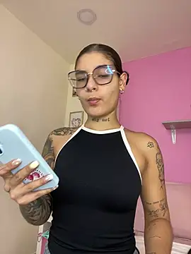 LauraRaider online show from July 14, 2026, 10:48 pm