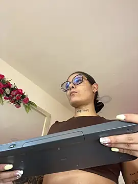LauraRaider online show from July 24, 2026, 10:52 pm