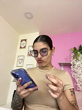 LauraRaider online show from August 3, 2026, 9:29 pm