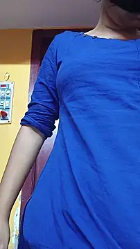 SameeraReddy19 online show from May 14, 2026, 10:22 am