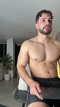 Valenthino Salvatore online show from February 27, 2026, 4:12 am