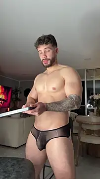 Valenthino Salvatore online show from March 6, 2026, 3:14 am