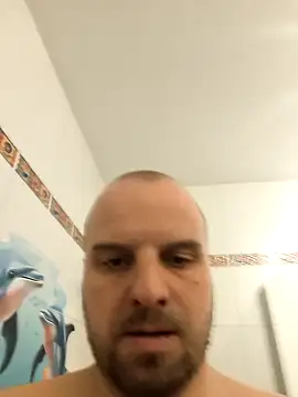 Phoenix2310 online show from January 19, 2026, 6:17 am