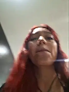 Eveeelyn25 online show from November 28, 2025, 10:56 pm