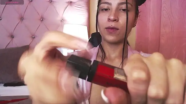 Snapshot of Hillary_Thomson chatting on December 15, 2025, 7:29 pm Hillary Thomson online show from December 15, 2025, 7:29 pm