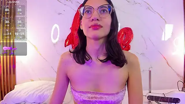 Snapshot of VanessaBoch chatting on February 9, 2026, 7:29 pm VanessaBoch online show from February 9, 2026, 7:29 pm