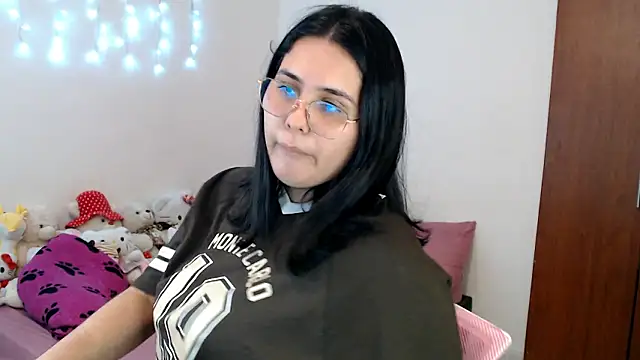 suckdreams19 online show from February 5, 2026, 6:56 pm