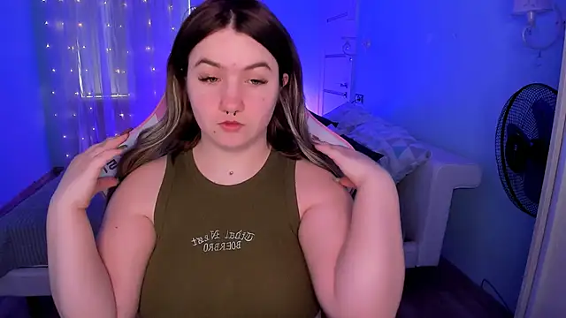 Snapshot of lovelyy_julia chatting on February 21, 2026, 5:19 am lovelyy julia online show from February 21, 2026, 5:19 am