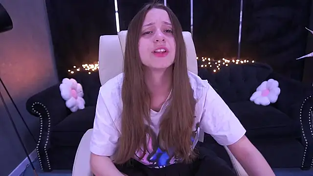 TinyNatalie online show from April 30, 2026, 1:50 pm