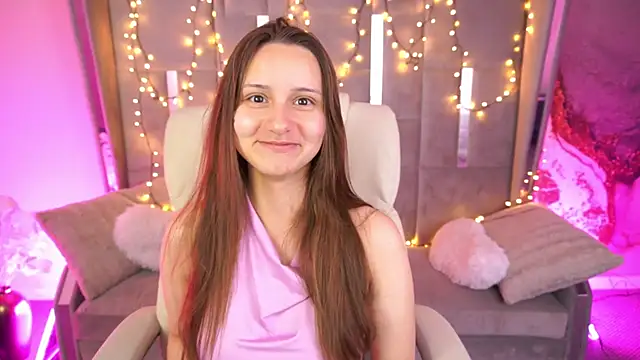 TinyNatalie online show from June 3, 2026, 6:16 am